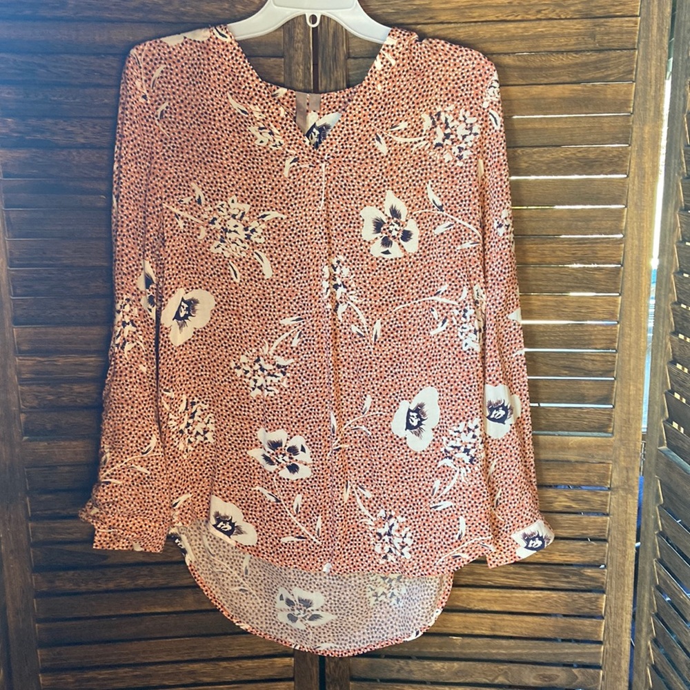 Long sleeve dress up‎ lightweight V neck top